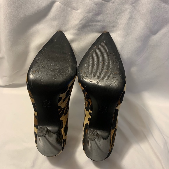 Jessica Simpson Leopard Heel - Picture 2 of 5